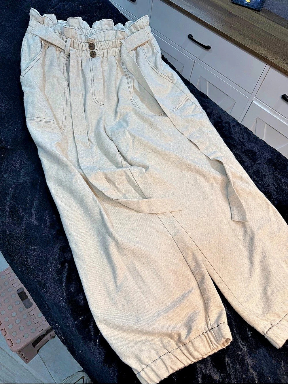SHEIN Cream Cargo Jogger Pants Size XL Like New